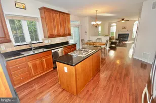 114 Connor Ct, Burlington, NJ 08016 - Photo 4