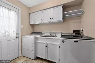 200 Laurel Ln, Mount Laurel, NJ 08054 - Photo 22