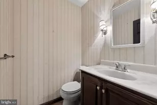 200 Laurel Ln, Mount Laurel, NJ 08054 - Photo 12