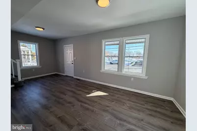 317 W Broad Street, Palmyra, NJ 08065 - Photo 2