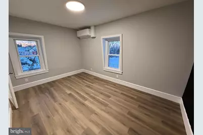 212 Warren Street #4, Beverly, NJ 08010 - Photo 4