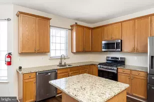 39 Tantum Ct, Bordentown, NJ 08505 - Photo 12