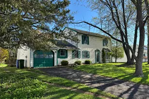 17 Grayburn Dr, Marlton, NJ 08053 - Photo 2