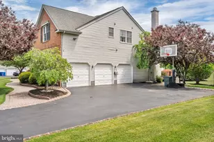 7 Wright Dr, Chesterfield, NJ 08515 - Photo 2