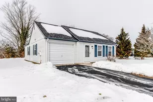 115 Dorchester Dr, Southampton, NJ 08088 - Photo 2