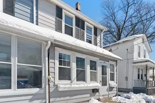 109 Thompson St, Burlington, NJ 08016 - Photo 2