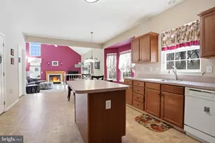 19 Sunflower Cir, Burlington, NJ 08016 - Photo 8