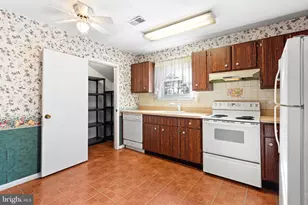 1475 Mount Holly Rd, Edgewater Park, NJ 08010 - Photo 6