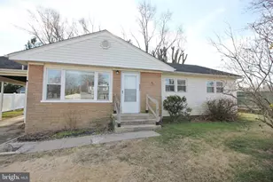 402 Pennington Dr, Westampton, NJ 08060 - Photo 2