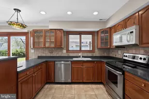 228 Meadow Dr, Mount Laurel, NJ 08054 - Photo 16