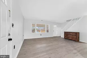 6 Sherwood Ln, Willingboro, NJ 08046 - Photo 2