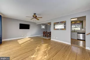 7 Walnut Dr, Burlington, NJ 08016 - Photo 6