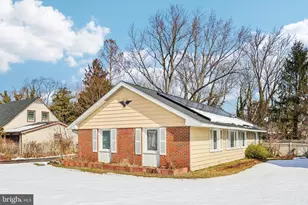 32 Millbrook Dr, Willingboro, NJ 08046 - Photo 2