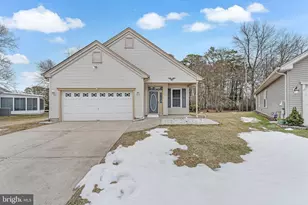 7 Dutchess Ct, Southampton, NJ 08088 - Photo 2