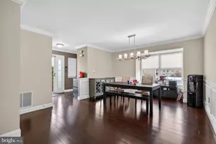 10 Stratford Ct, Burlington, NJ 08016 - Photo 4