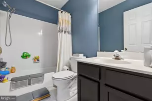 10 Stratford Ct, Burlington, NJ 08016 - Photo 10