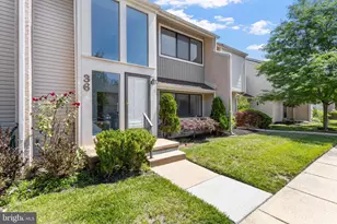 36 Viburnum Ln, Mount Laurel, NJ 08054 - Photo 2