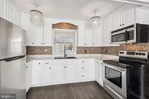 42 Maplewick Ln, Willingboro, NJ 08046 - Photo 2