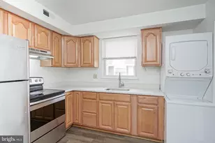 10 Florence Tollgate Pl, Burlington, NJ 08016 - Photo 12