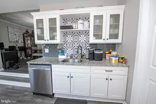 802 W Front St, Florence, NJ 08518 - Photo 14