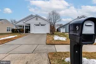 9 Westminster Dr S, Southampton, NJ 08088 - Photo 4