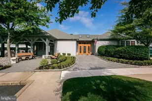 1676B Thornwood Dr, Mount Laurel, NJ 08054 - Photo 2