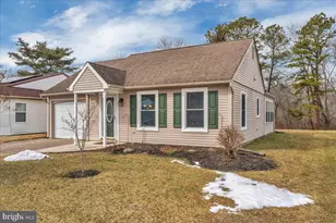 107 Dorchester Dr, Southampton, NJ 08088 - Photo 2