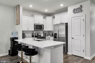 25 Katherine Dr, Burlington, NJ 08016 - Photo 6