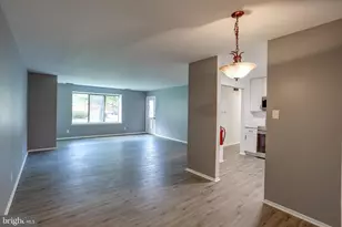 2118 Greenwood Ct, Mount Laurel, NJ 08054 - Photo 4