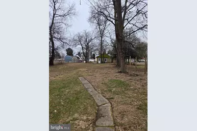 636 E Front Street, Florence, NJ 08518 - Photo 14