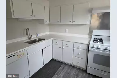 634 E Front Street, Florence, NJ 08518 - Photo 4