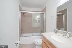 401 Jamestown Ct, Mount Laurel, NJ 08054 - Photo 18