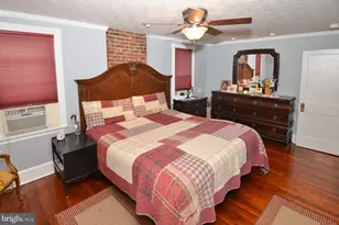 124 E Burlington St, Bordentown, NJ 08505 - Photo 24