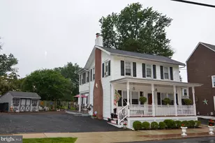 124 E Burlington St, Bordentown, NJ 08505 - Photo 2