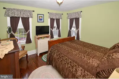 124 E Burlington Street, Bordentown, NJ 08505 - Photo 28