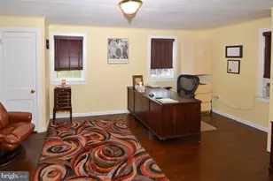 124 E Burlington St, Bordentown, NJ 08505 - Photo 26