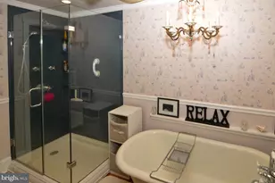 124 E Burlington St, Bordentown, NJ 08505 - Photo 30