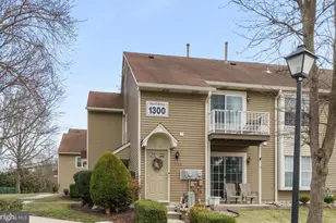 1302 Sedgefield Dr, Mount Laurel, NJ 08054 - Photo 2