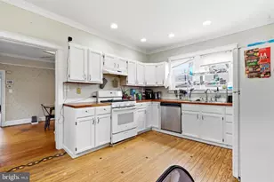 605 Broad St, Beverly, NJ 08010 - Photo 2