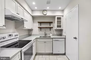 3039 Harbour Dr, Palmyra, NJ 08065 - Photo 8