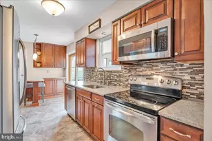 20 Longhurst Rd, Marlton, NJ 08053 - Photo 8