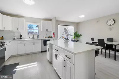 25 Latimer Way, Burlington, NJ 08016 - Photo 10