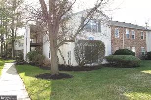 91 Center Ln, Mount Laurel, NJ 08054 - Photo 1