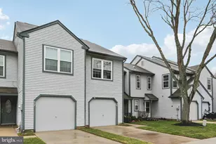 420 Jamestown Ct, Mount Laurel, NJ 08054 - Photo 2