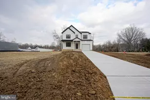 47 Fountain Blvd, Burlington, NJ 08016 - Photo 2