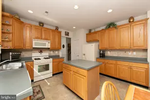 819 Westminster Dr N, Southampton, NJ 08088 - Photo 12