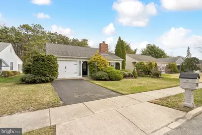883 Westminster Drive N, Southampton, NJ 08088 - Photo 2