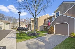 333 Ericson Ct, Mount Laurel, NJ 08054 - Photo 2