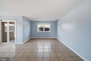 24 Florence Tollgate Pl, Florence, NJ 08518 - Photo 8