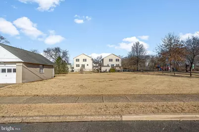 720 Oakland Avenue, Burlington, NJ 08016 - Photo 1